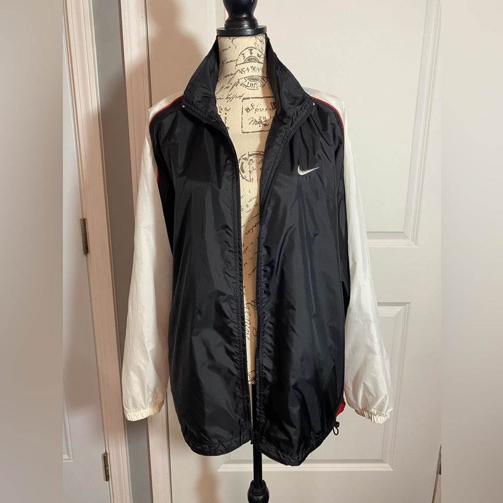 Nike Vintage Black, White, and Red Windbreaker Track Jacket w/ Nike Logo XL O